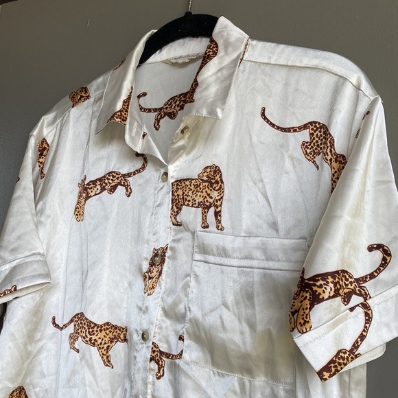 Satin Cheetah Print Blouse - Picture 4 of 7